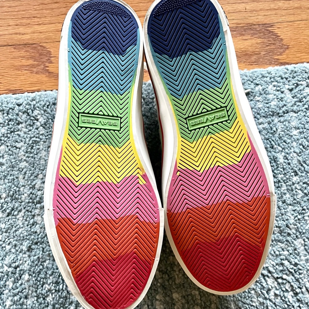 SeaVees Woman's Legend Sneakers Pride Edition New In Box - Picture 4 of 7